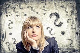 Wir haben die Antworten auf Ihre Fragen Frau denkt über Prepaid Kreditkarte nach